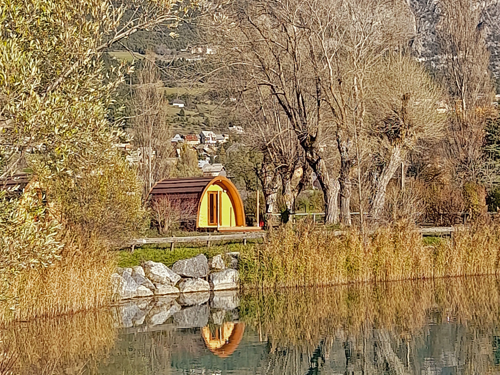 Au Camping Du Lac Eygliers Hautes-Alpes Herbegement Insolite
